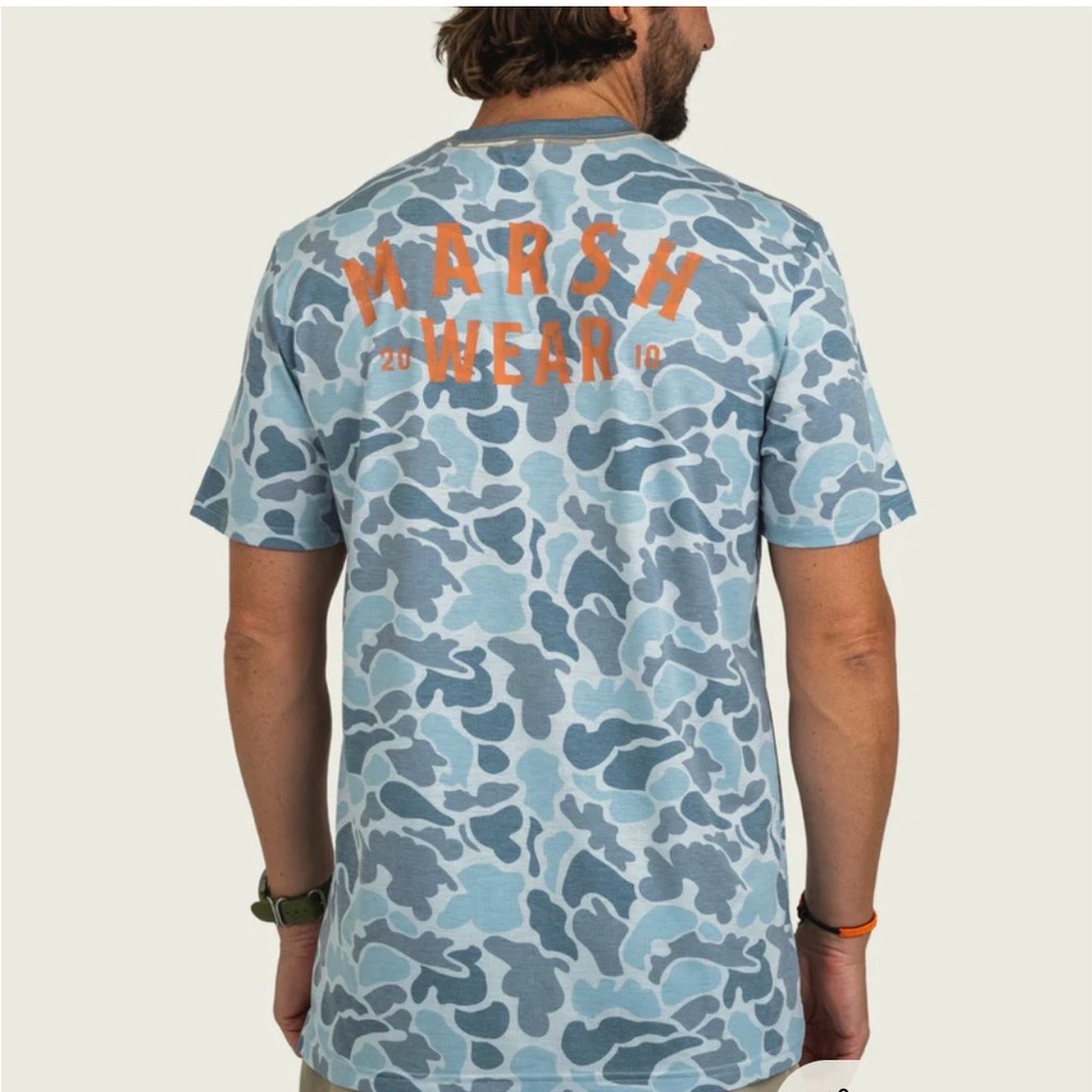 (2) MARSH WEAR *BUNDLE* Men's Blue Camo Stackhouse Tech Tee & Pin Up Tee MEDIUM